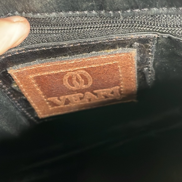 Veari crocodile crossbody handbag - Picture 4 of 5